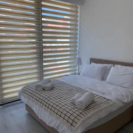 La Perla - Apt 21 דירה קיירניה